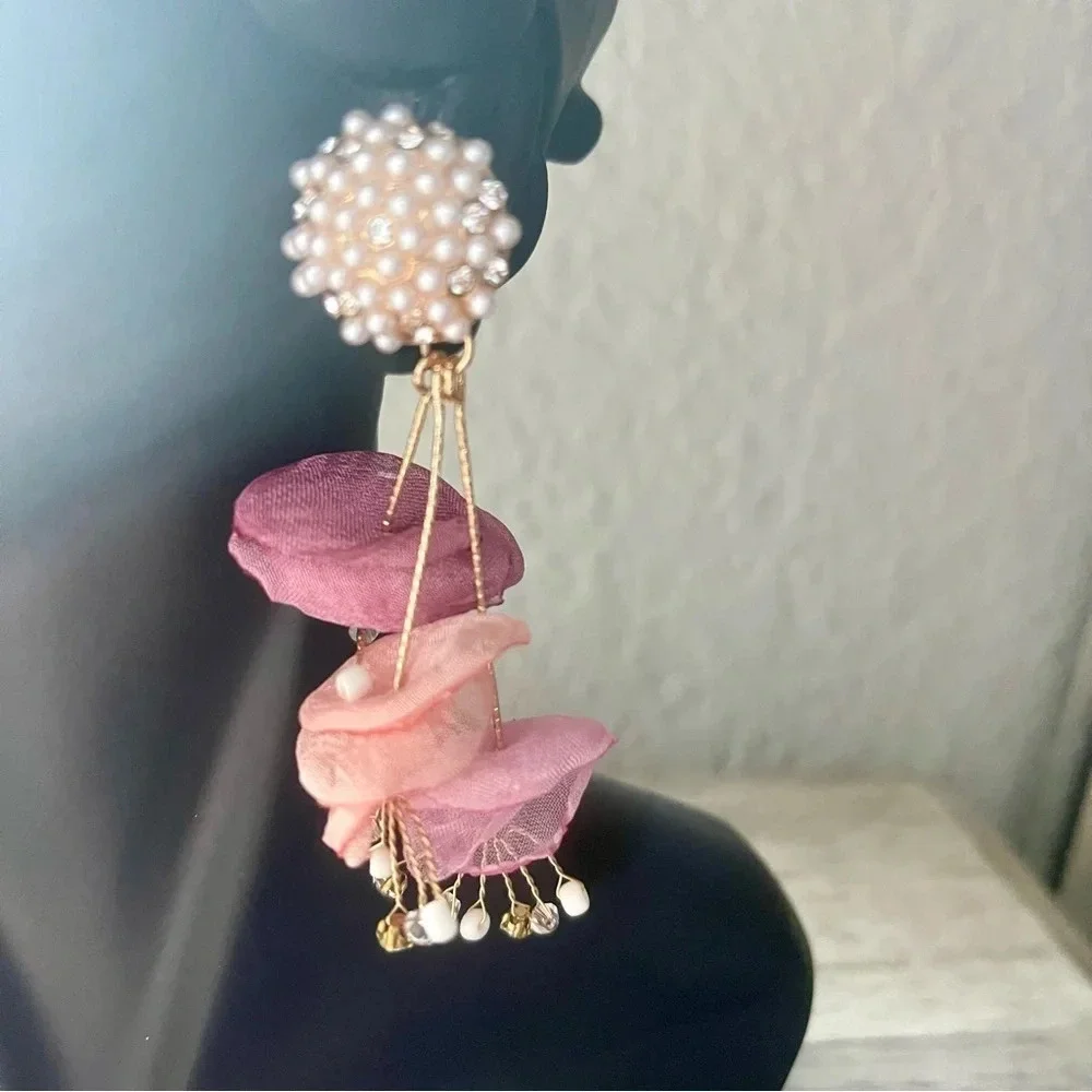 New! Pink and White Pearls Princess Flower Power Earring